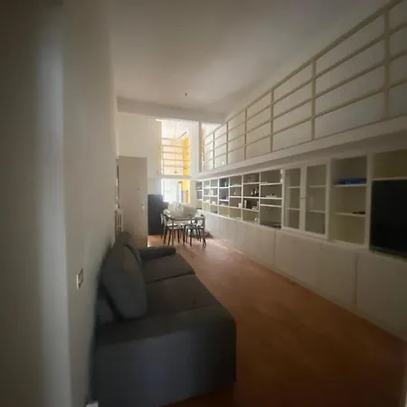 דירה House בארי